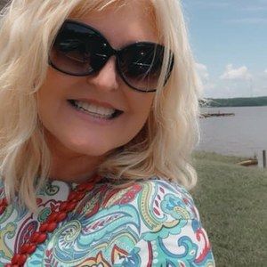 Meet your Posher, Shelia